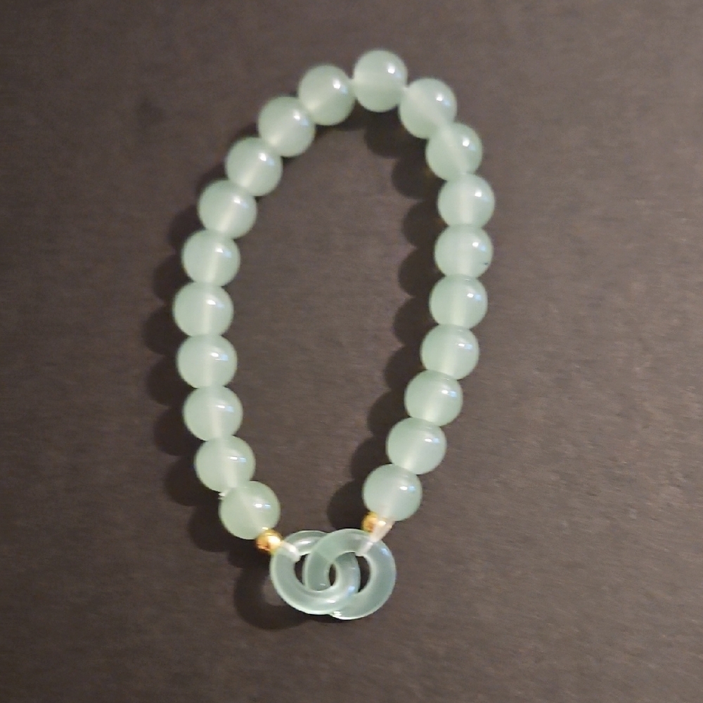 Elegant Jade Beaded Bracelet